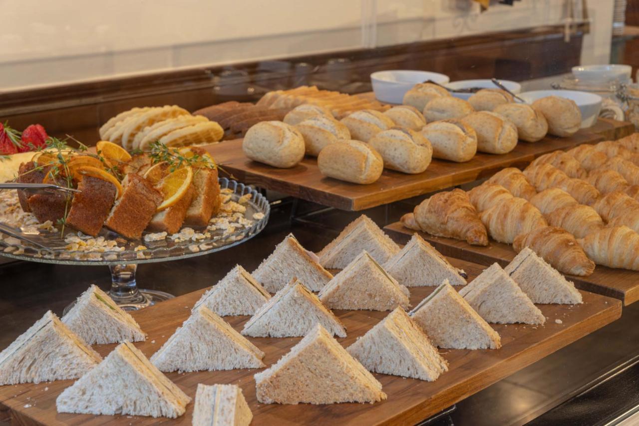 מלון סאו פאולו Radisson Oscar Freire מראה חיצוני תמונה Finger sandwiches