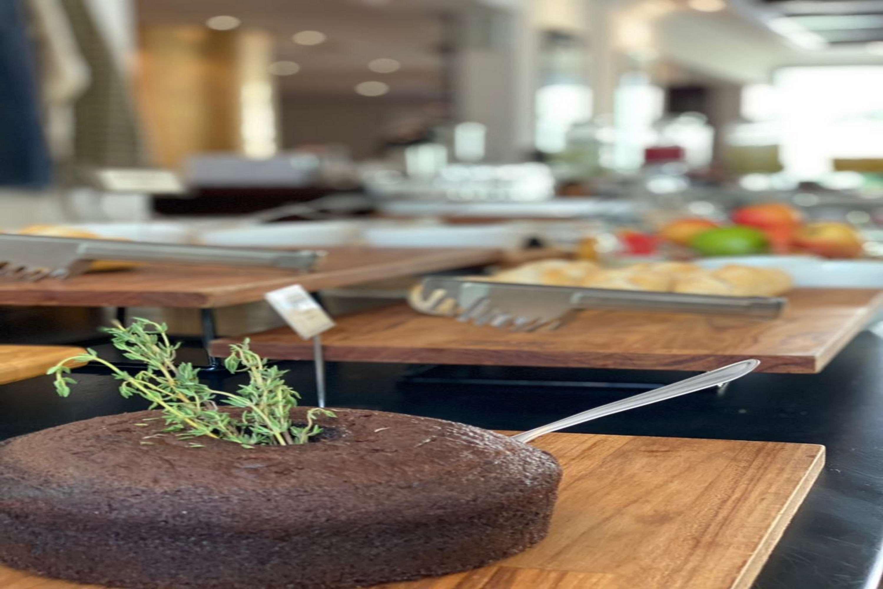 מלון סאו פאולו Radisson Oscar Freire מראה חיצוני תמונה A chocolate cake