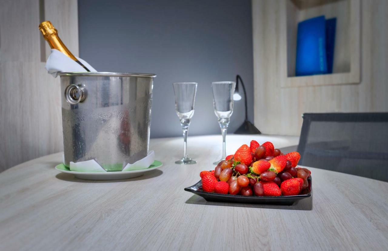 מלון סאו פאולו Radisson Oscar Freire מראה חיצוני תמונה A champagne bucket